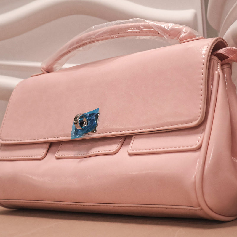 CLASSIC STRUCTURED TOP—LEATHER BAG